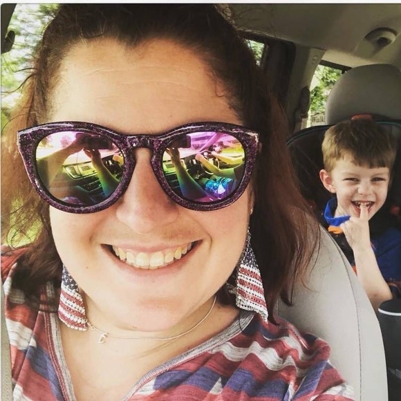 Meet your Posher, Tina - Picture 1 of 1